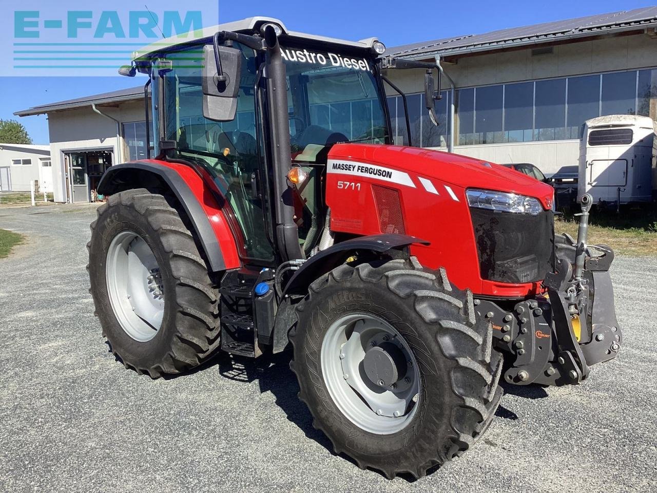 Traktor des Typs Massey Ferguson mf 5711, Gebrauchtmaschine in Mariasdorf (Bild 1)
