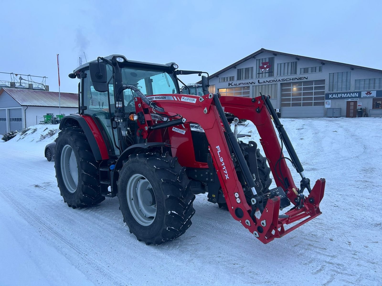 Traktor typu Massey Ferguson MF 5711, Gebrauchtmaschine w NATTERNBACH (Zdjęcie 7)