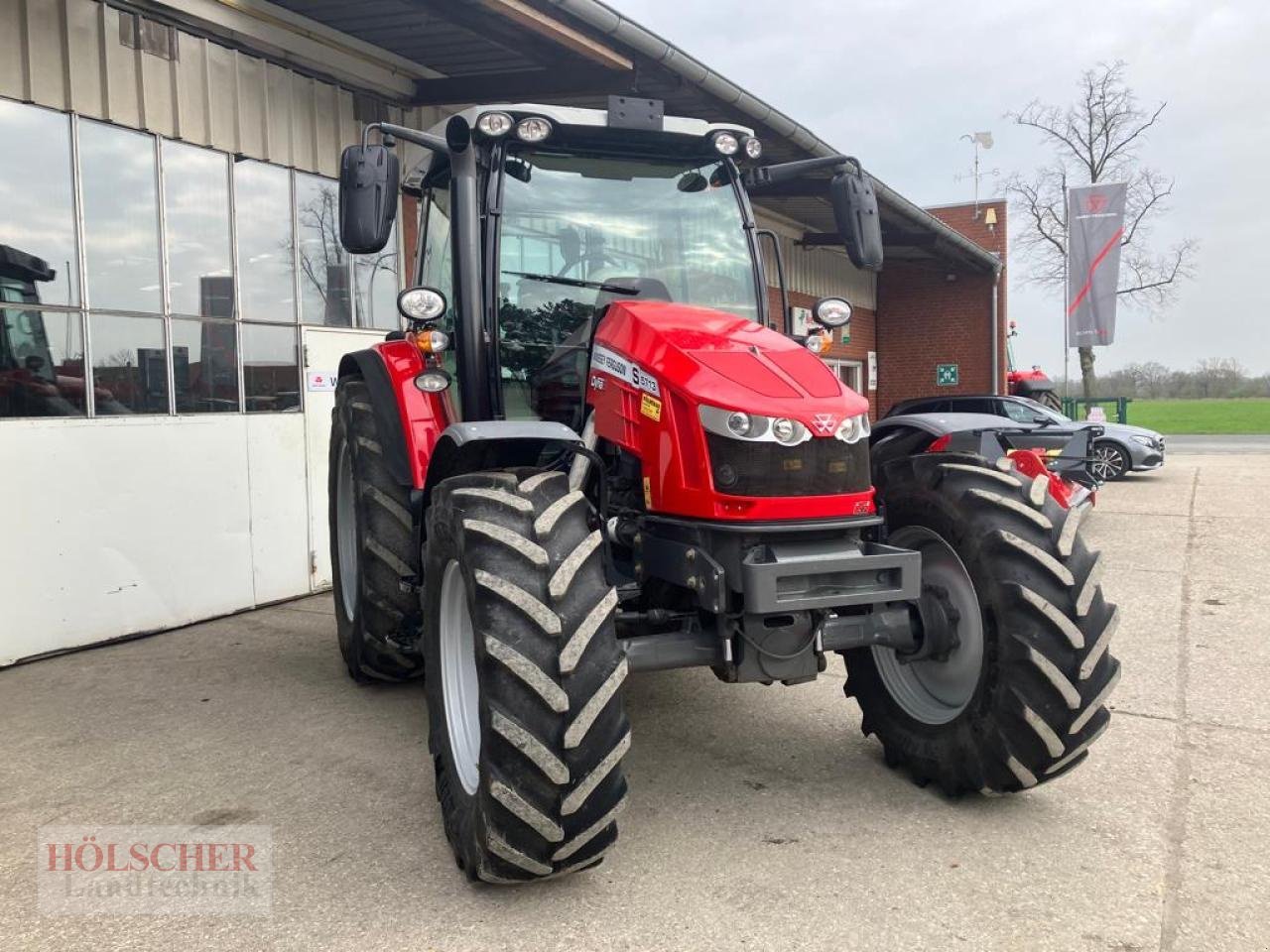 Traktor des Typs Massey Ferguson MF 5713 S D6 Efficient, Gebrauchtmaschine in Warendorf (Bild 3)