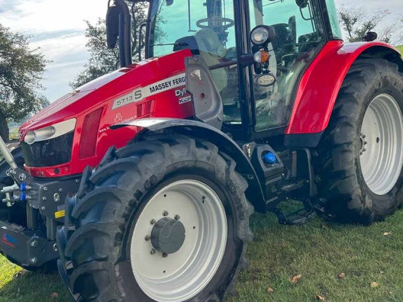 Traktor typu Massey Ferguson MF 5713 S Efficient, Gebrauchtmaschine w NATTERNBACH (Zdjęcie 1)