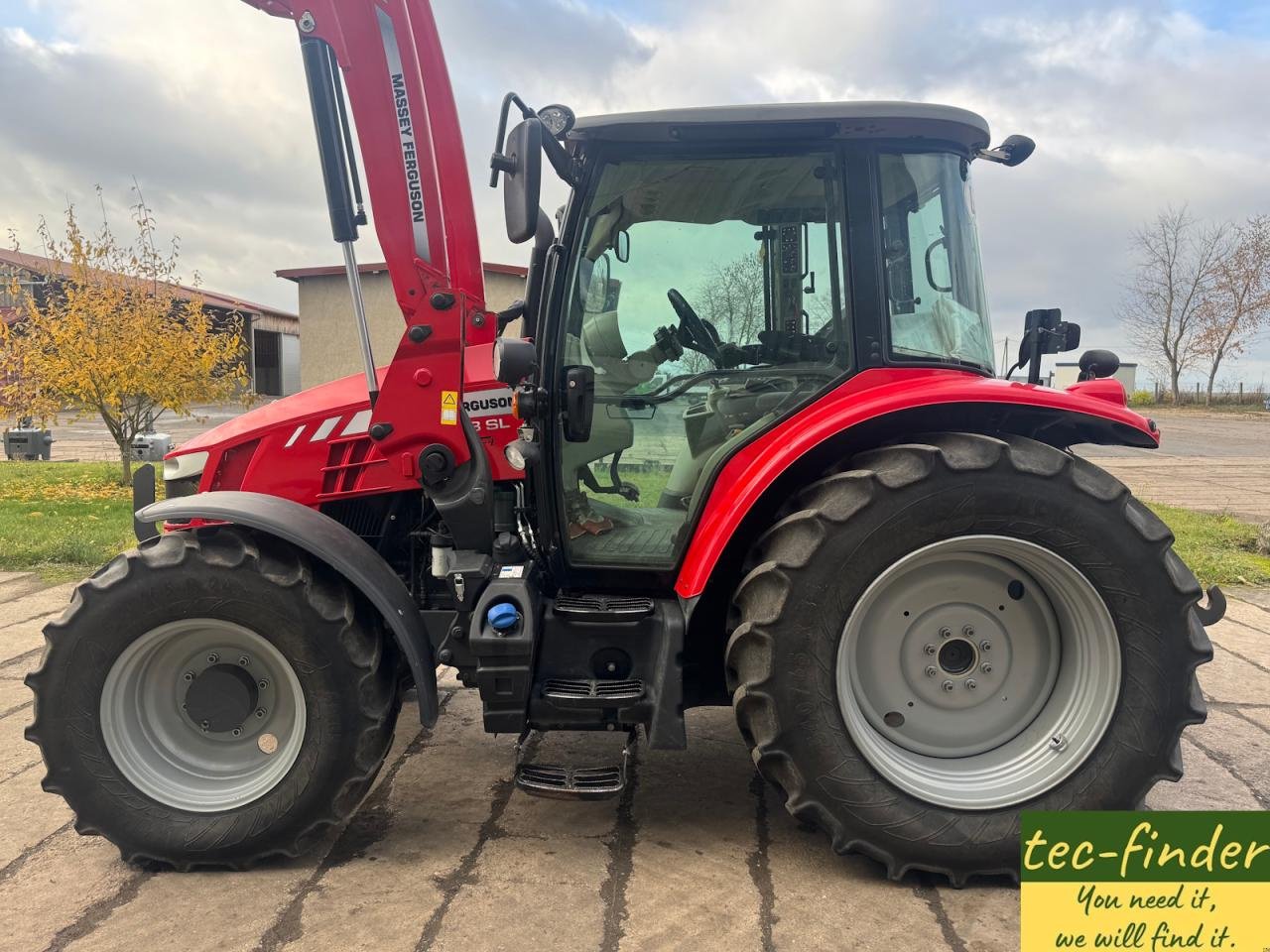 Traktor от тип Massey Ferguson MF 5713 SL Dyna-4 ESSENTIAL, Gebrauchtmaschine в Könnern (Снимка 2)