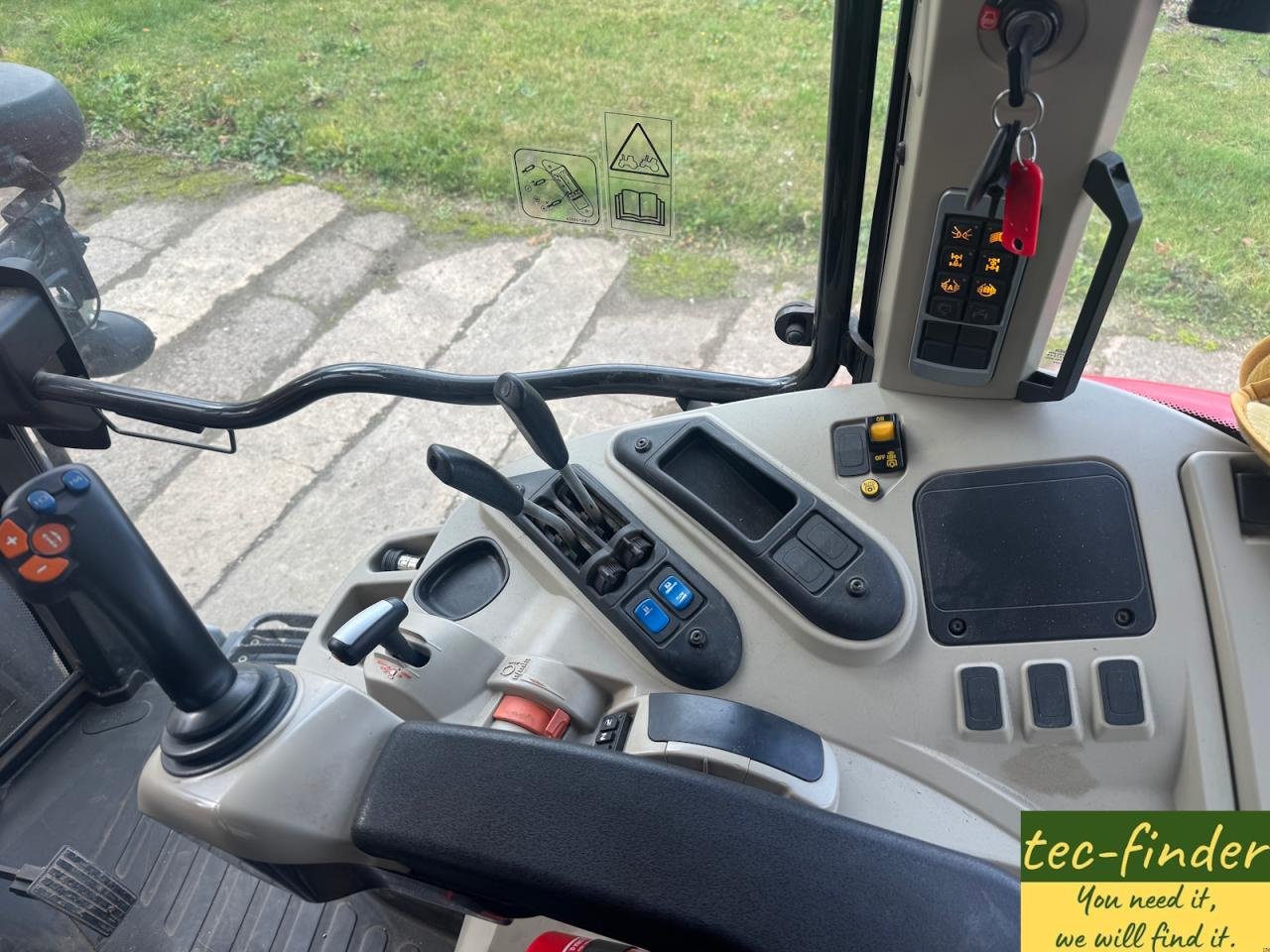 Traktor от тип Massey Ferguson MF 5713 SL Dyna-4 ESSENTIAL, Gebrauchtmaschine в Könnern (Снимка 6)