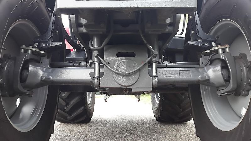 Traktor des Typs Massey Ferguson MF 5713 SL, Gebrauchtmaschine in Itterbeck (Bild 11)