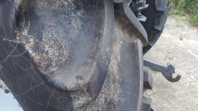 Traktor des Typs Massey Ferguson MF 5713 SL, Gebrauchtmaschine in Itterbeck (Bild 28)