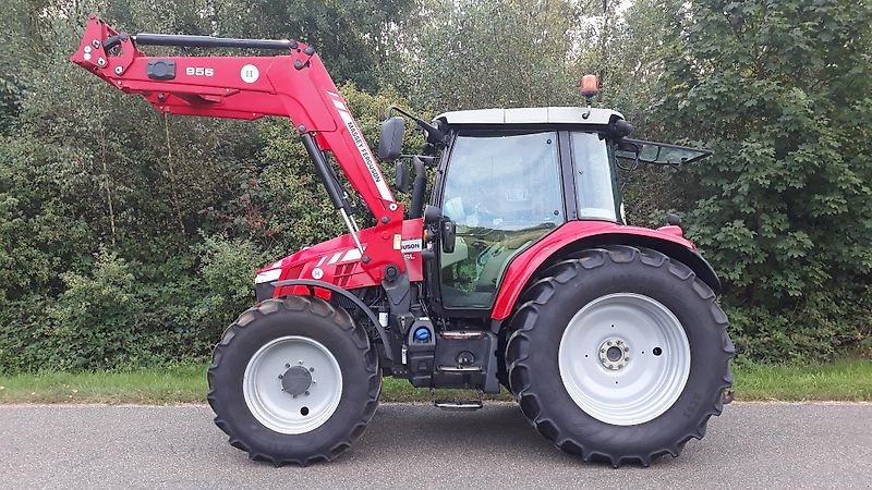 Traktor des Typs Massey Ferguson MF 5713 SL, Gebrauchtmaschine in Itterbeck (Bild 2)