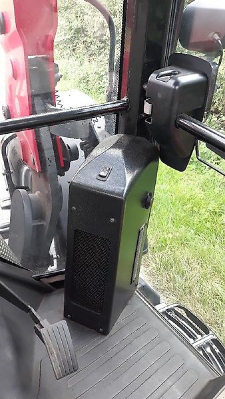 Traktor des Typs Massey Ferguson MF 5713 SL, Gebrauchtmaschine in Itterbeck (Bild 21)