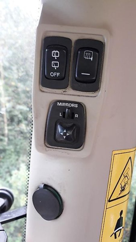 Traktor des Typs Massey Ferguson MF 5713 SL, Gebrauchtmaschine in Itterbeck (Bild 23)