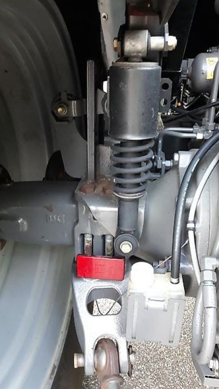 Traktor des Typs Massey Ferguson MF 5713 SL, Gebrauchtmaschine in Itterbeck (Bild 24)