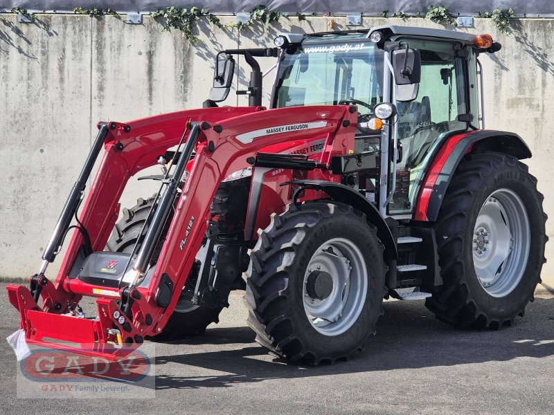 Traktor des Typs Massey Ferguson MF 5M.115, Neumaschine in Lebring (Bild 1)