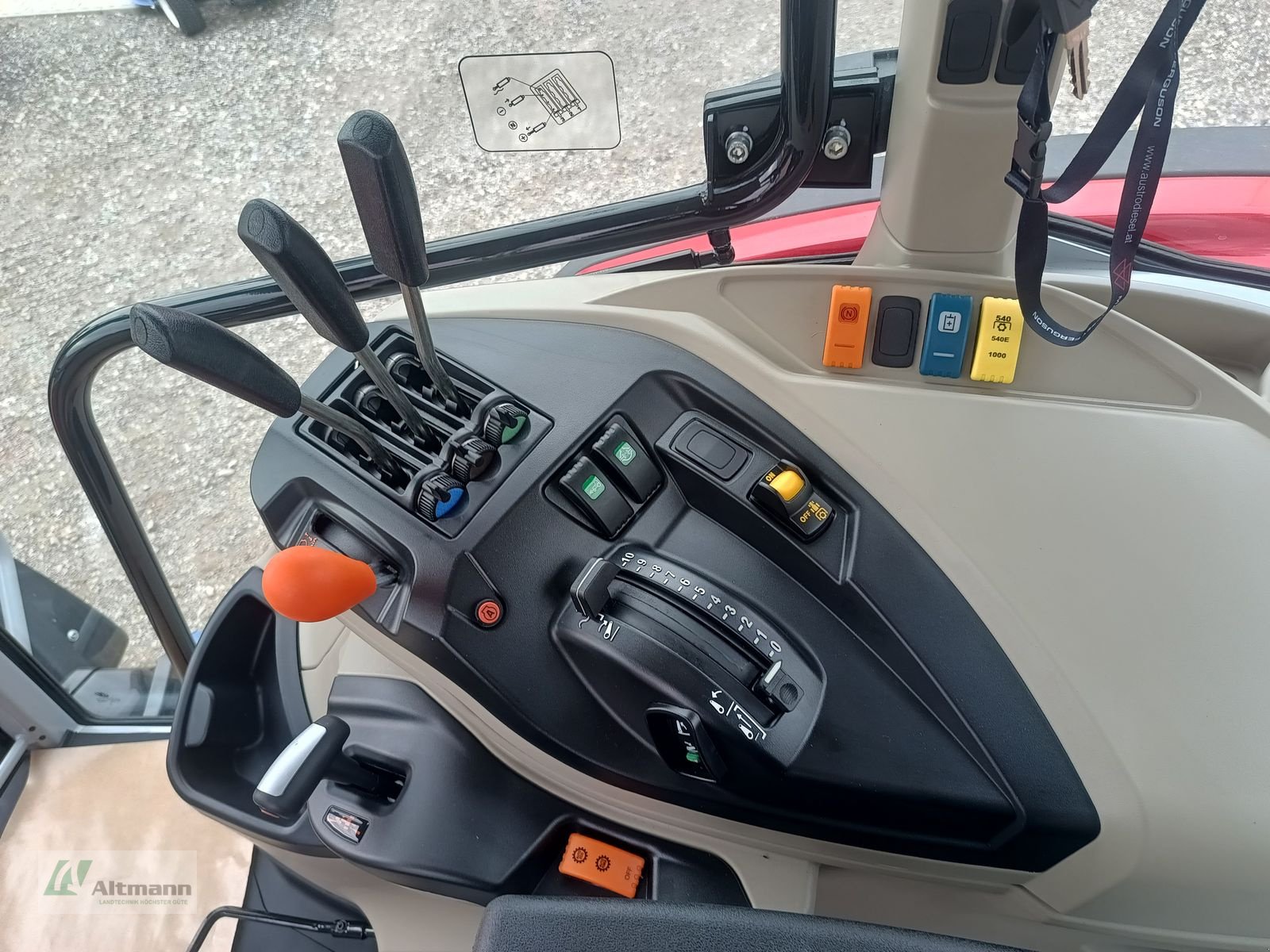 Traktor of the type Massey Ferguson MF 5M.115, Neumaschine in Lanzenkirchen (Picture 11)