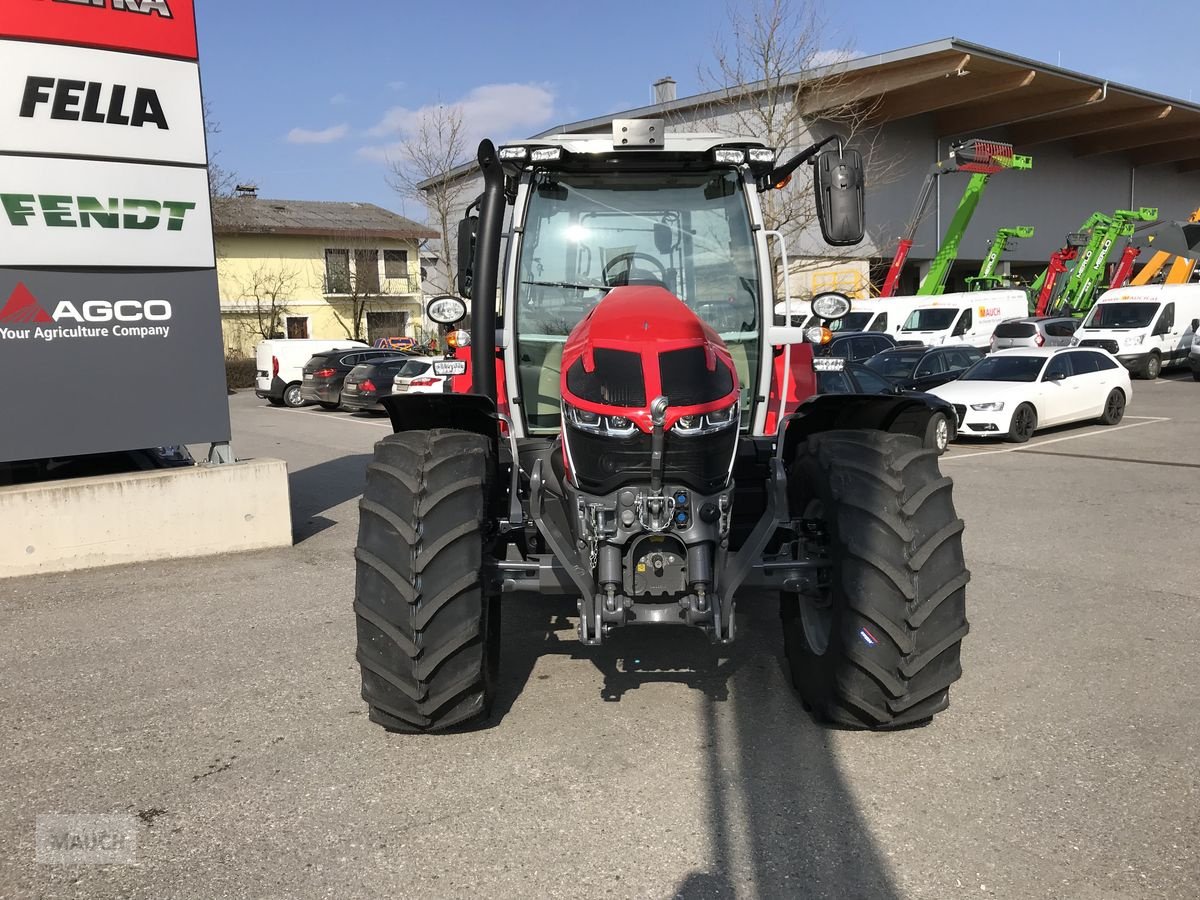 Traktor des Typs Massey Ferguson MF 5S.105 Dyna-4 Efficient, Neumaschine in Burgkirchen (Bild 2)