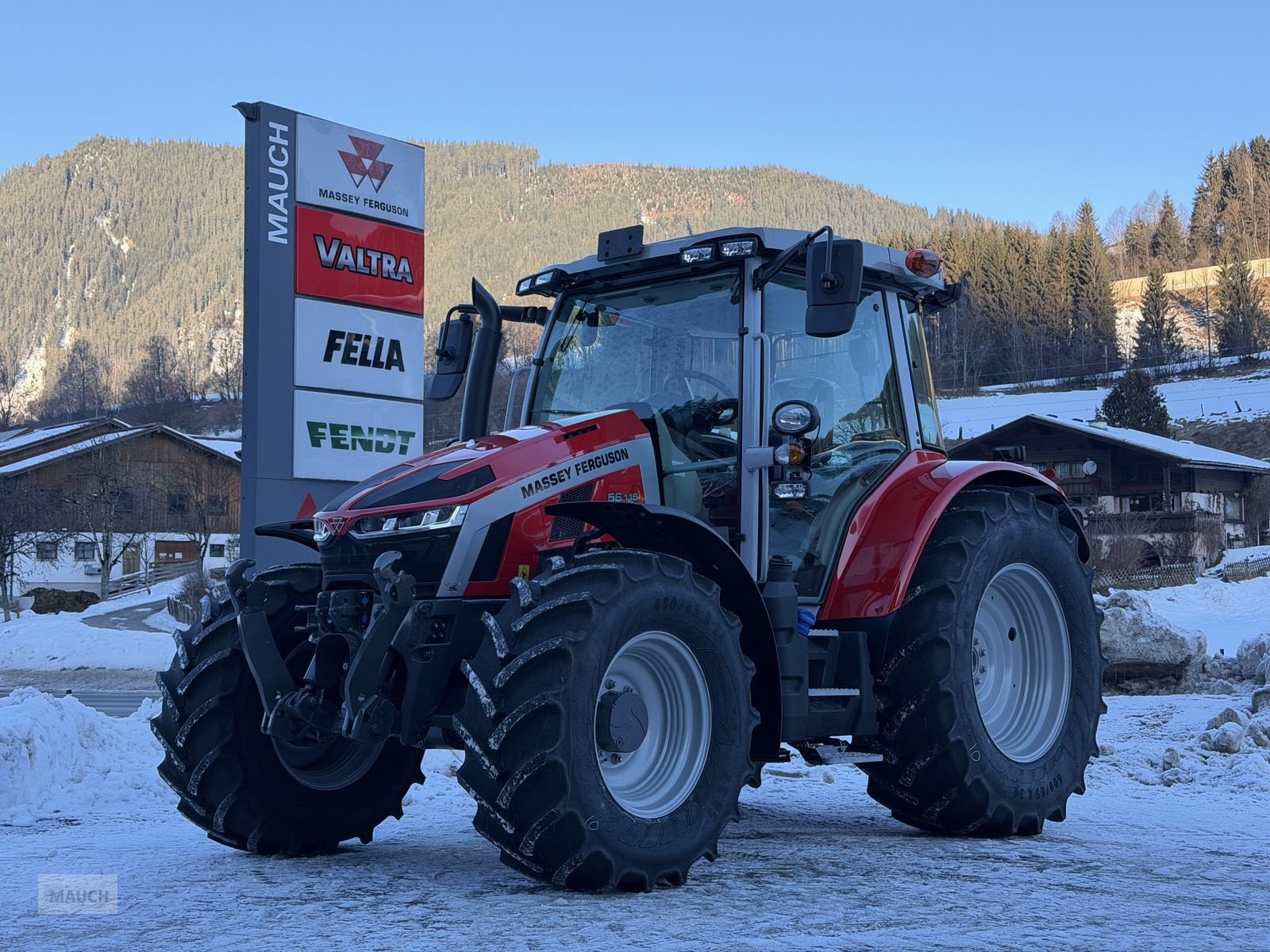 Traktor типа Massey Ferguson MF 5S.115 Dyna-4 Efficient, Neumaschine в Eben (Фотография 1)