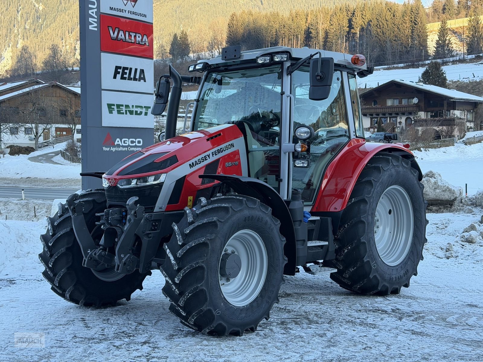 Traktor типа Massey Ferguson MF 5S.115 Dyna-4 Efficient, Neumaschine в Eben (Фотография 2)