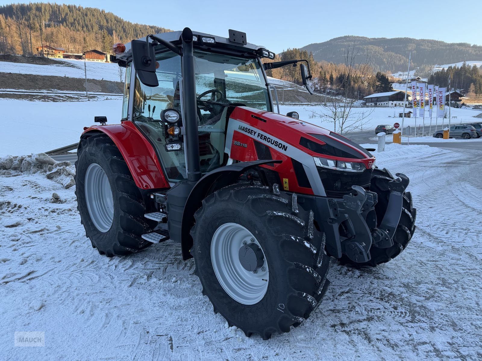 Traktor типа Massey Ferguson MF 5S.115 Dyna-4 Efficient, Neumaschine в Eben (Фотография 5)