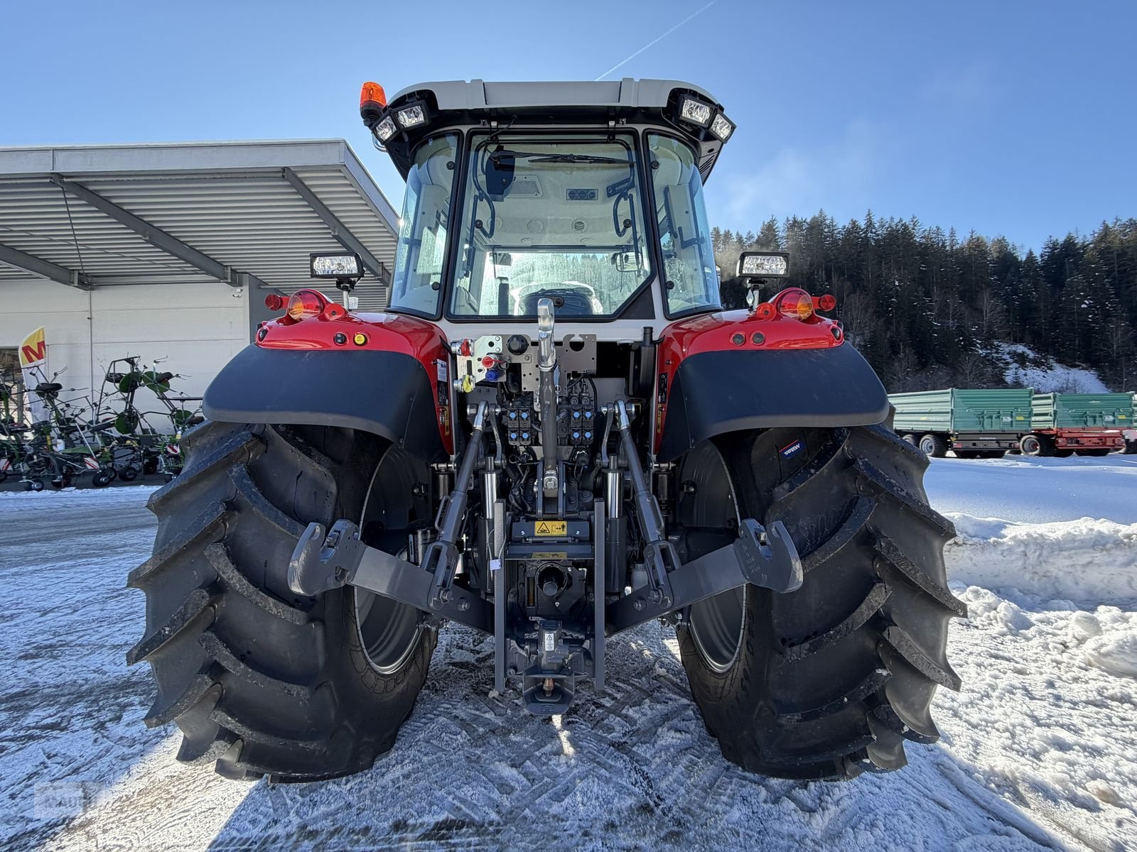 Traktor van het type Massey Ferguson MF 5S.115 Dyna-4 Efficient, Neumaschine in Eben (Foto 9)