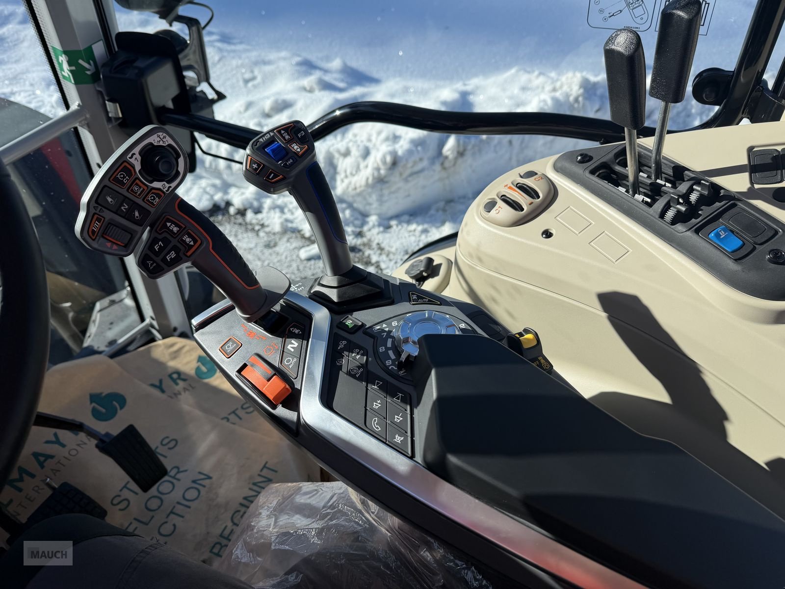 Traktor van het type Massey Ferguson MF 5S.115 Dyna-4 Efficient, Neumaschine in Eben (Foto 12)