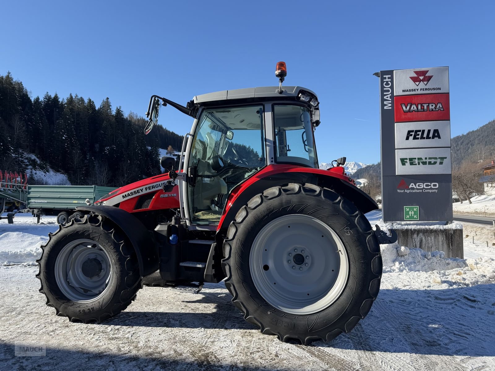 Traktor van het type Massey Ferguson MF 5S.115 Dyna-4 Efficient, Neumaschine in Eben (Foto 10)