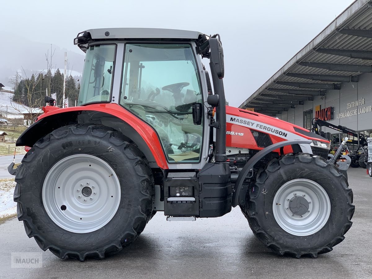 Traktor des Typs Massey Ferguson MF 5S.115 Dyna-4 Efficient, Neumaschine in Eben (Bild 5)