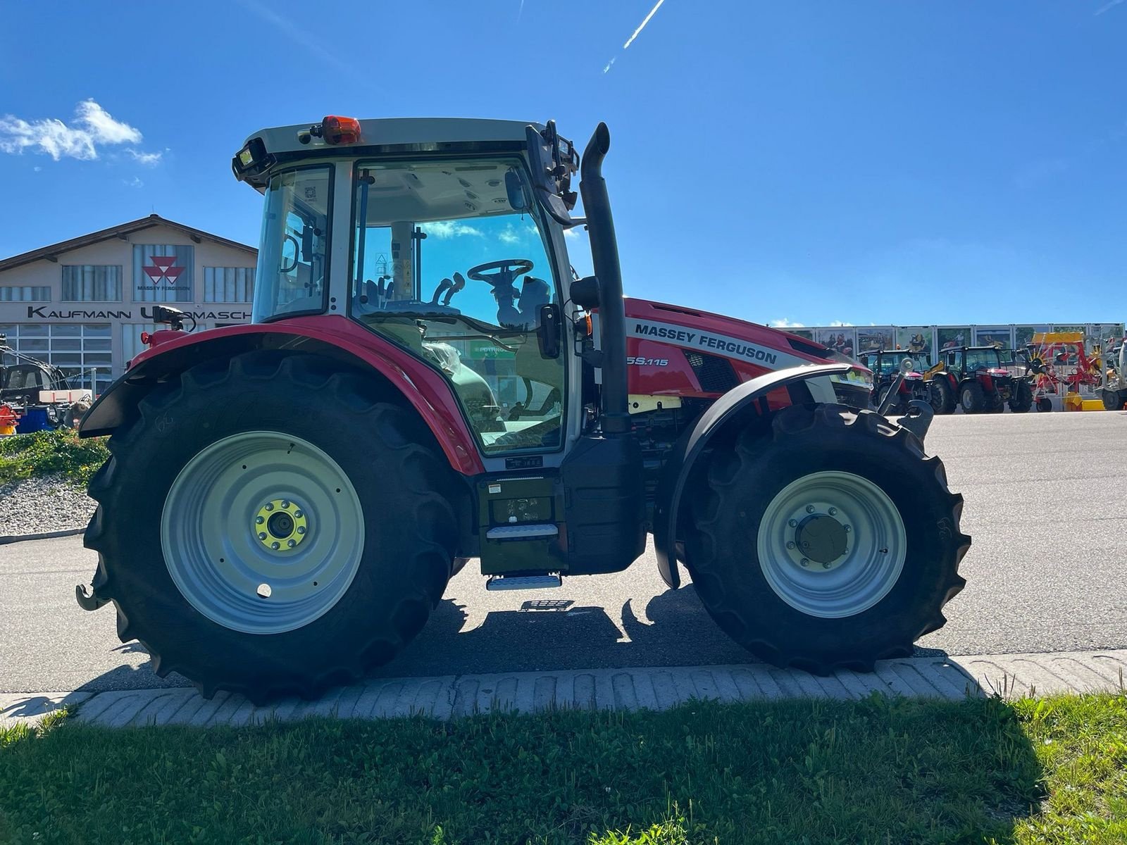 Traktor του τύπου Massey Ferguson MF 5S.115 Dyna-4 Efficient, Vorführmaschine σε NATTERNBACH (Φωτογραφία 7)