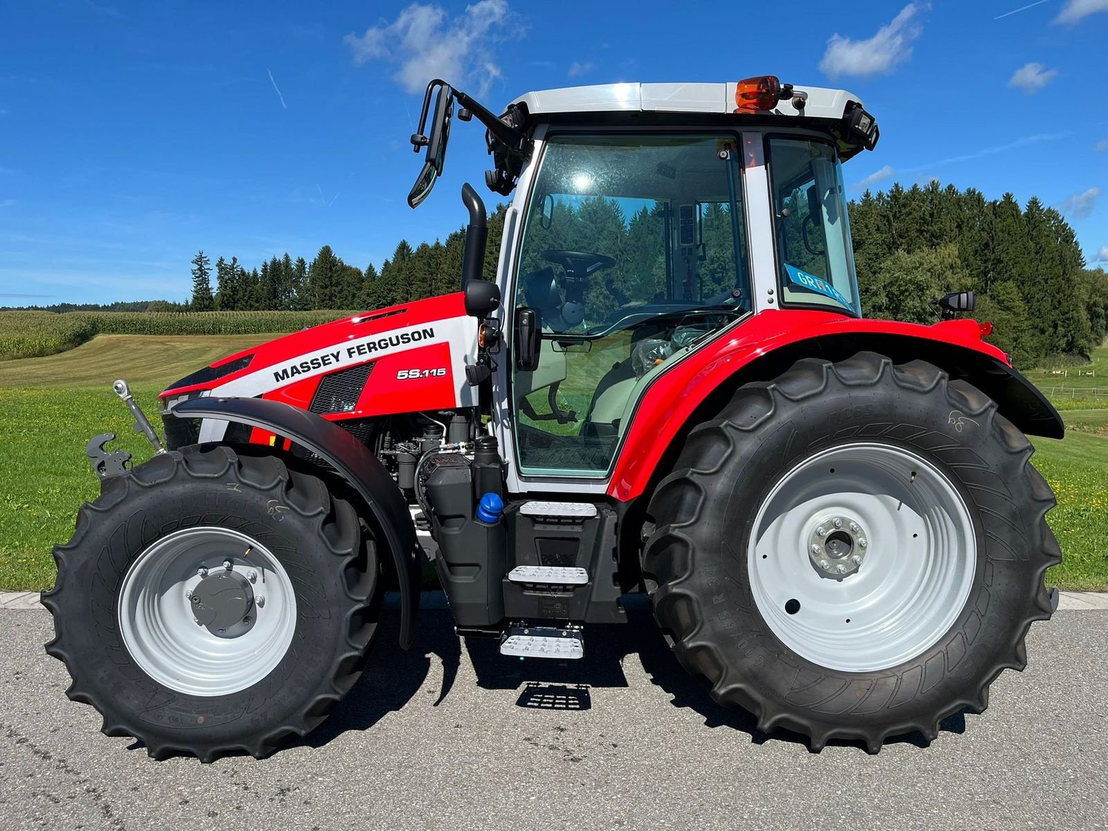Traktor του τύπου Massey Ferguson MF 5S.115 Dyna-4 Efficient, Vorführmaschine σε NATTERNBACH (Φωτογραφία 2)