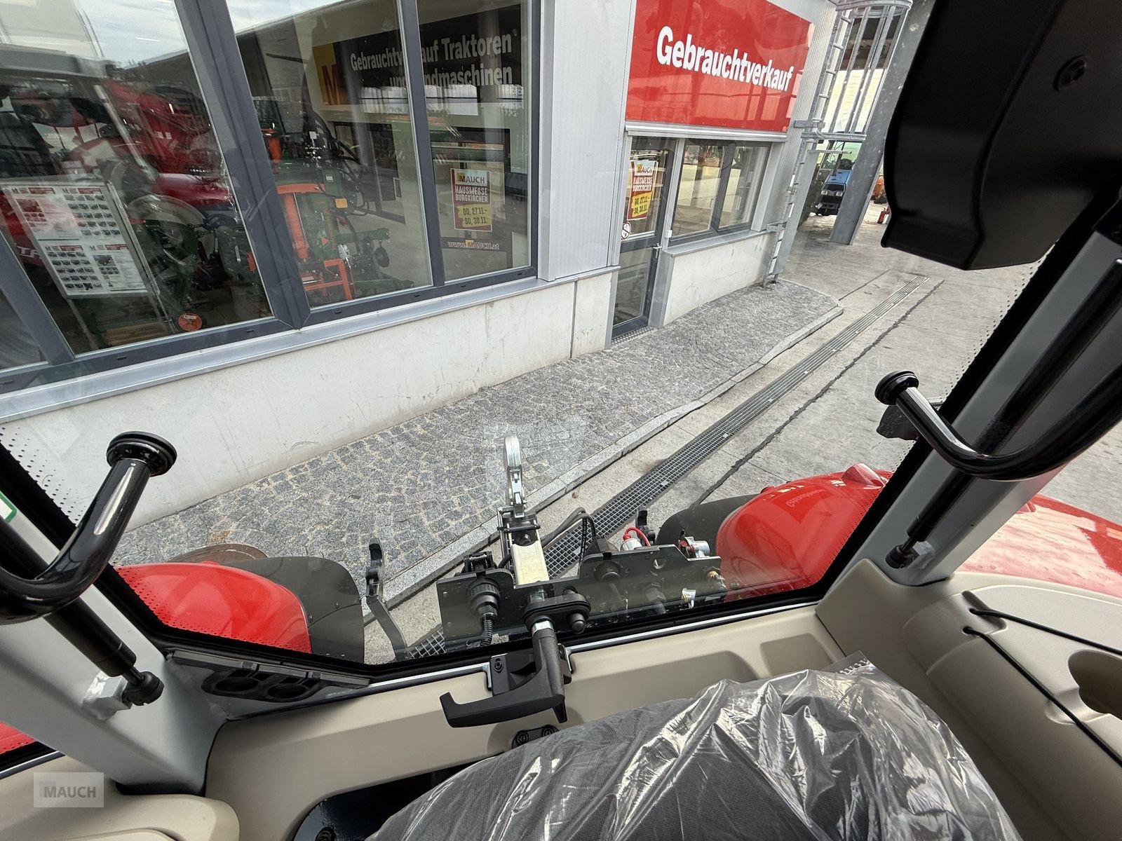 Traktor des Typs Massey Ferguson MF 5S.115 Dyna-4 Efficient, Neumaschine in Burgkirchen (Bild 19)