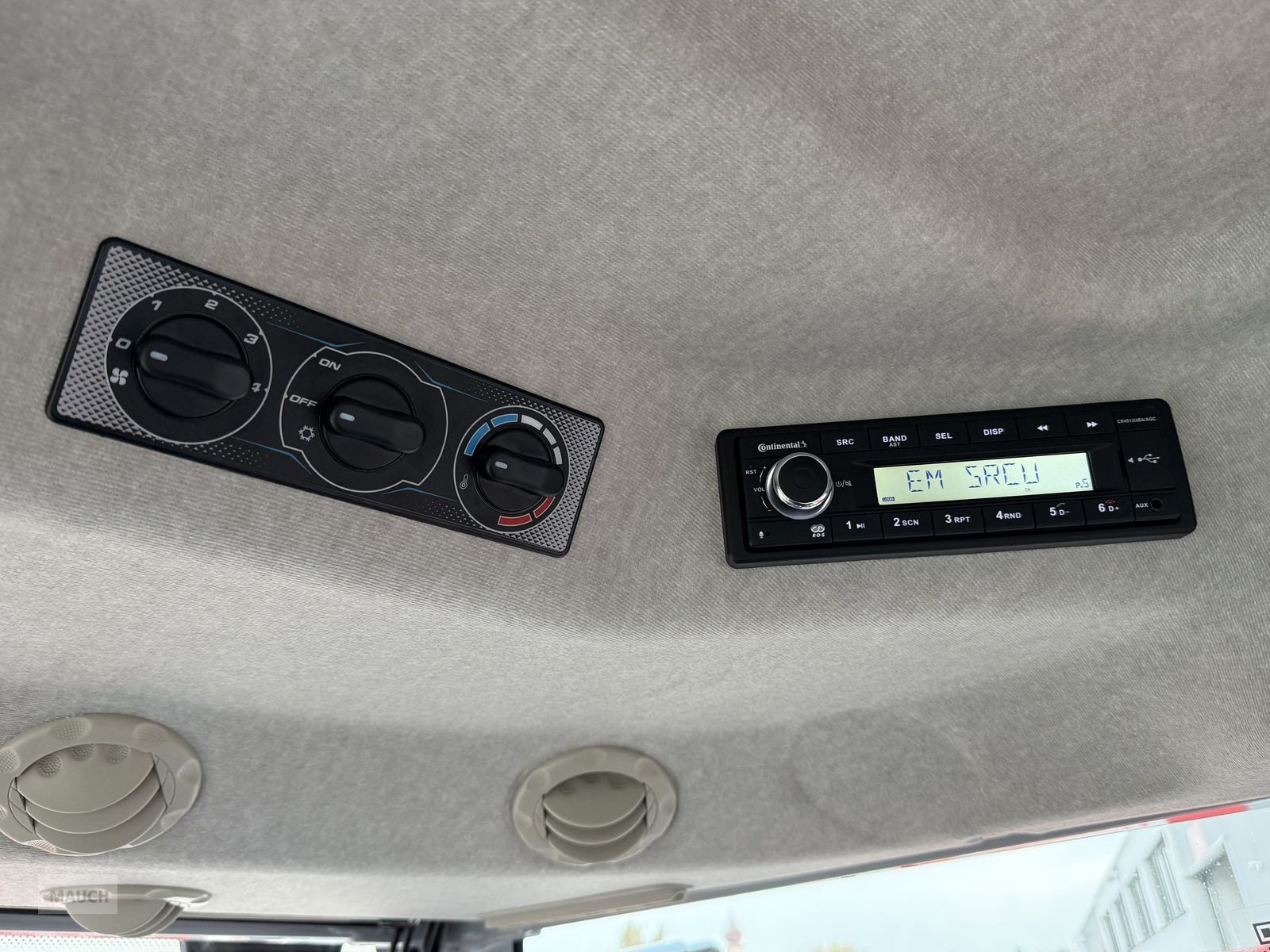 Traktor des Typs Massey Ferguson MF 5S.115 Dyna-4 Efficient, Neumaschine in Burgkirchen (Bild 17)