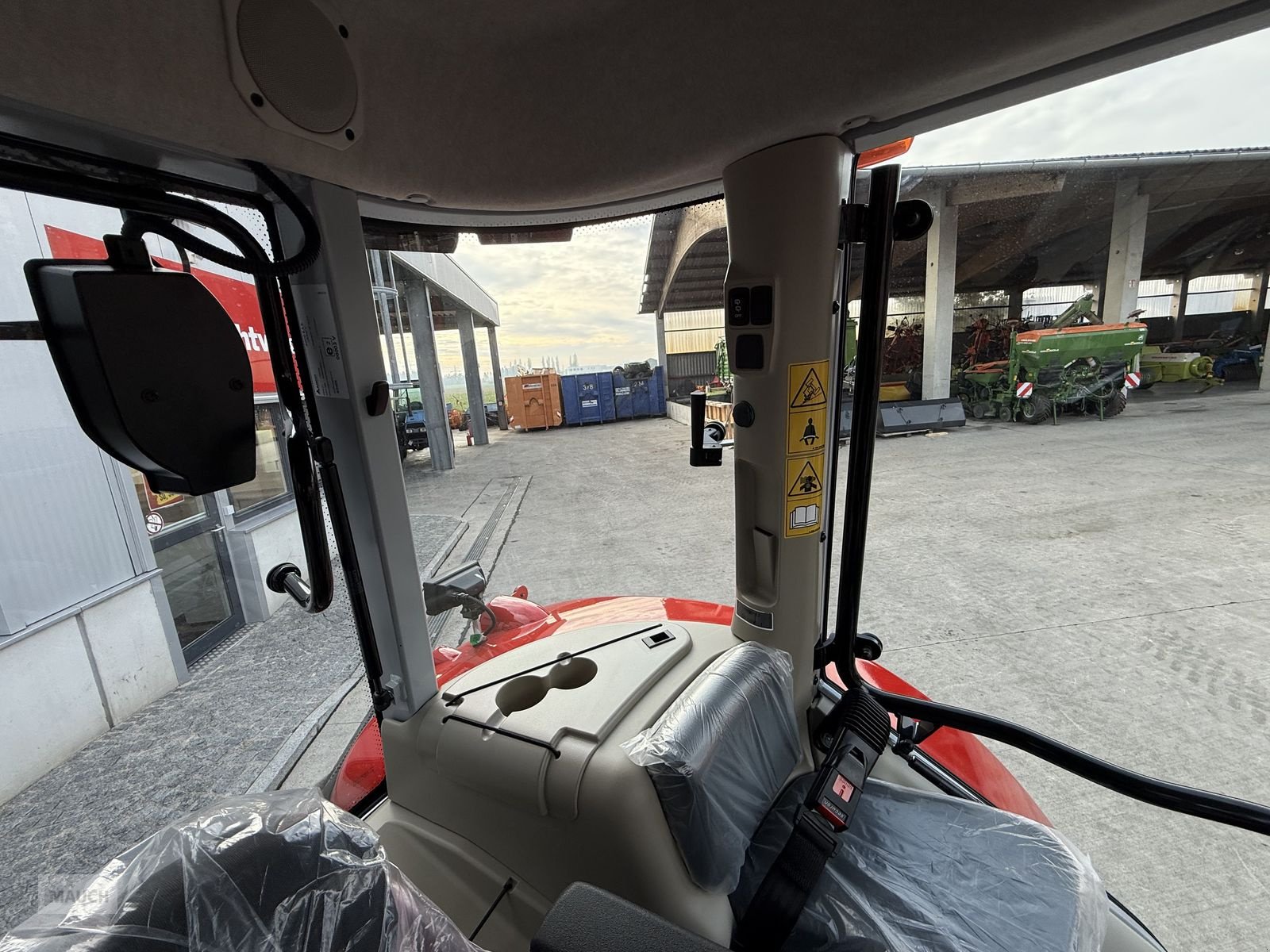 Traktor des Typs Massey Ferguson MF 5S.115 Dyna-4 Efficient, Neumaschine in Burgkirchen (Bild 18)