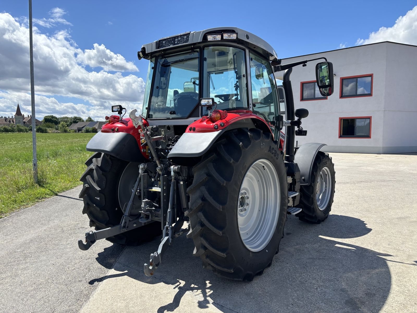 Traktor Türe ait Massey Ferguson MF 5S.115 Dyna-6 Efficient, Neumaschine içinde Starrein (resim 8)