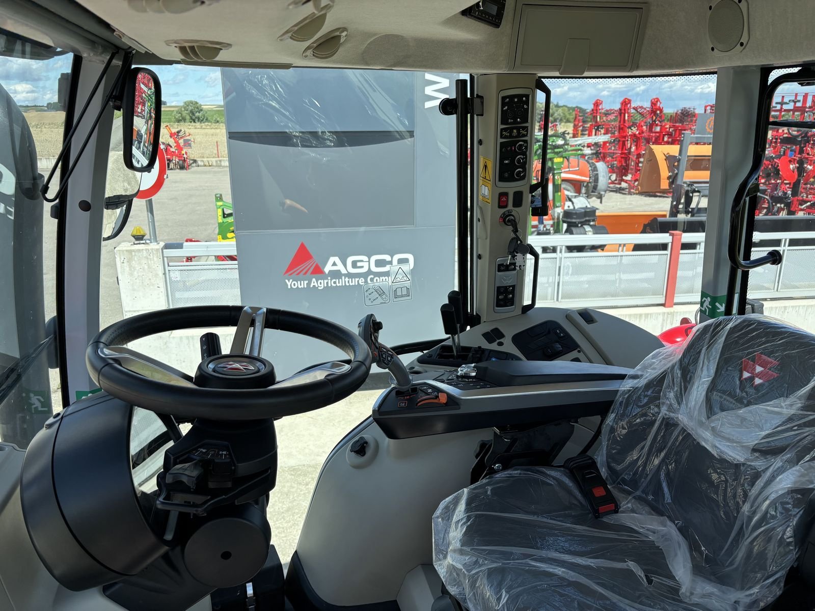 Traktor Türe ait Massey Ferguson MF 5S.115 Dyna-6 Efficient, Neumaschine içinde Starrein (resim 19)