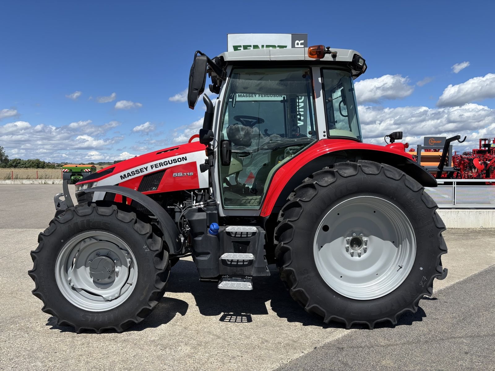 Traktor Türe ait Massey Ferguson MF 5S.115 Dyna-6 Efficient, Neumaschine içinde Starrein (resim 4)