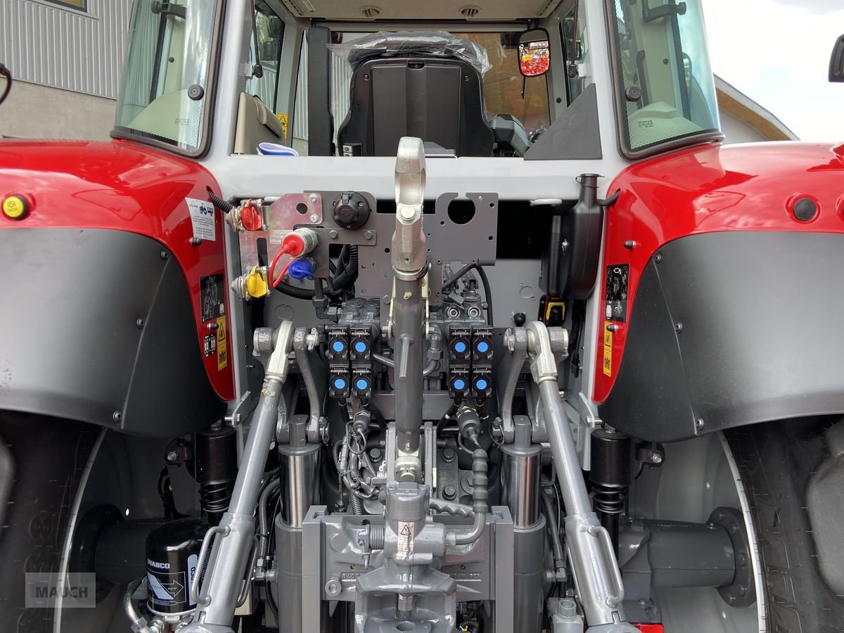 Traktor a típus Massey Ferguson MF 5S.115 Dyna-6 Efficient, Neumaschine ekkor: Burgkirchen (Kép 4)