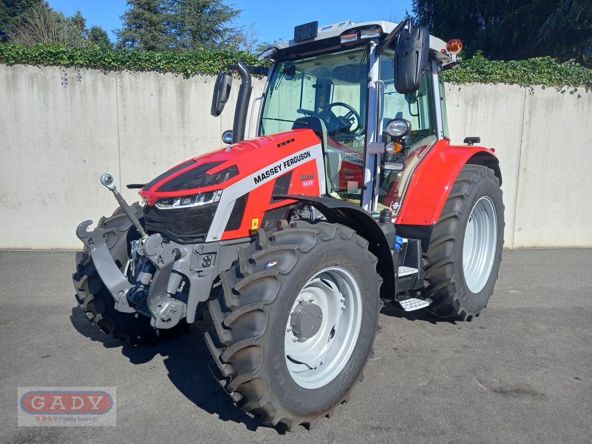 Traktor des Typs Massey Ferguson MF 5S.115 Dyna-6 Exclusive, Neumaschine in Lebring (Bild 1)
