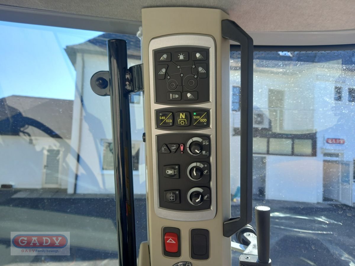 Traktor des Typs Massey Ferguson MF 5S.115 Dyna-6 Exclusive, Neumaschine in Lebring (Bild 17)