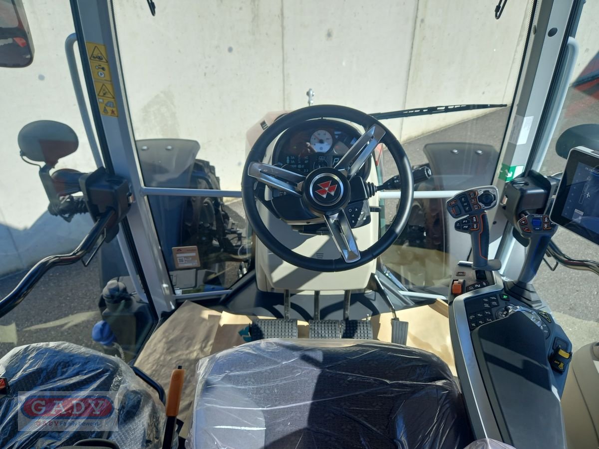 Traktor des Typs Massey Ferguson MF 5S.115 Dyna-6 Exclusive, Neumaschine in Lebring (Bild 11)