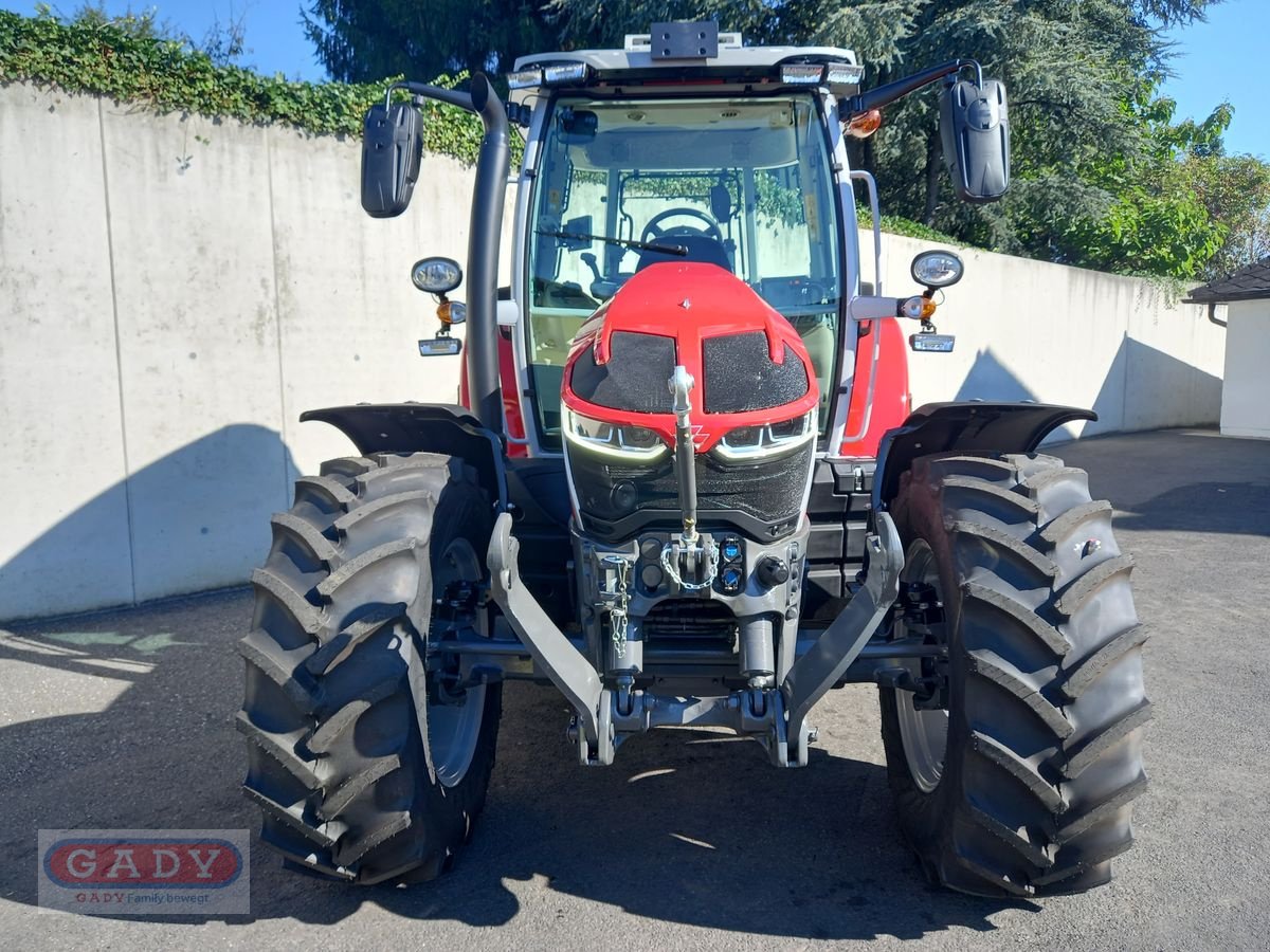 Traktor des Typs Massey Ferguson MF 5S.115 Dyna-6 Exclusive, Neumaschine in Lebring (Bild 3)
