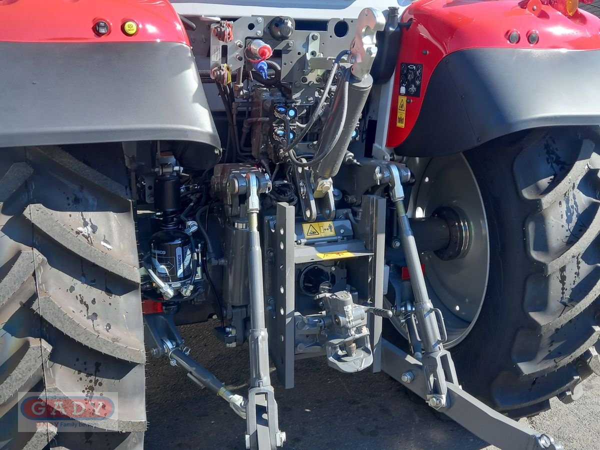 Traktor des Typs Massey Ferguson MF 5S.115 Dyna-6 Exclusive, Neumaschine in Lebring (Bild 5)