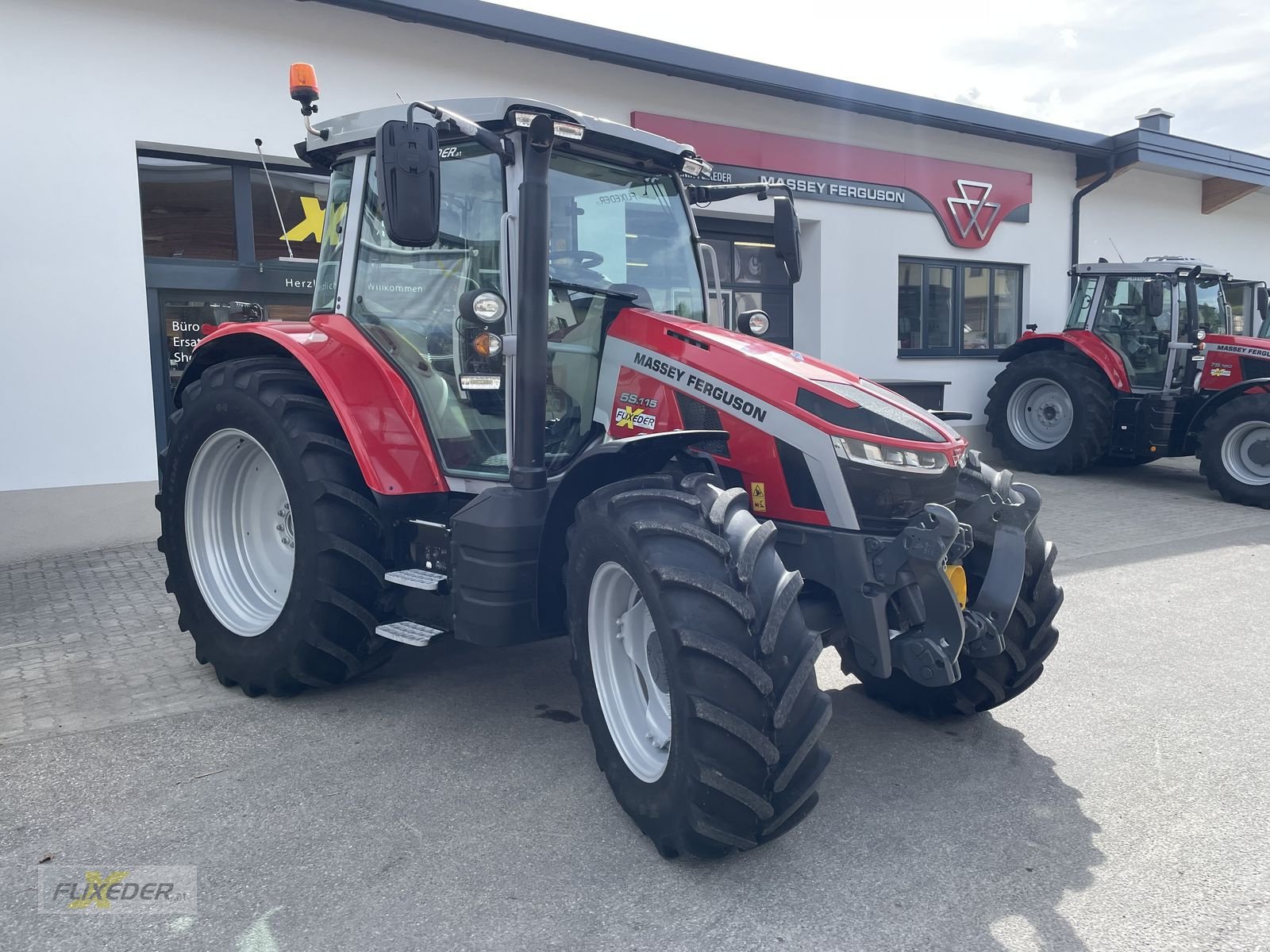 Traktor typu Massey Ferguson MF 5S.115 Dyna-6 Exclusive, Vorführmaschine v Pattigham (Obrázek 4)