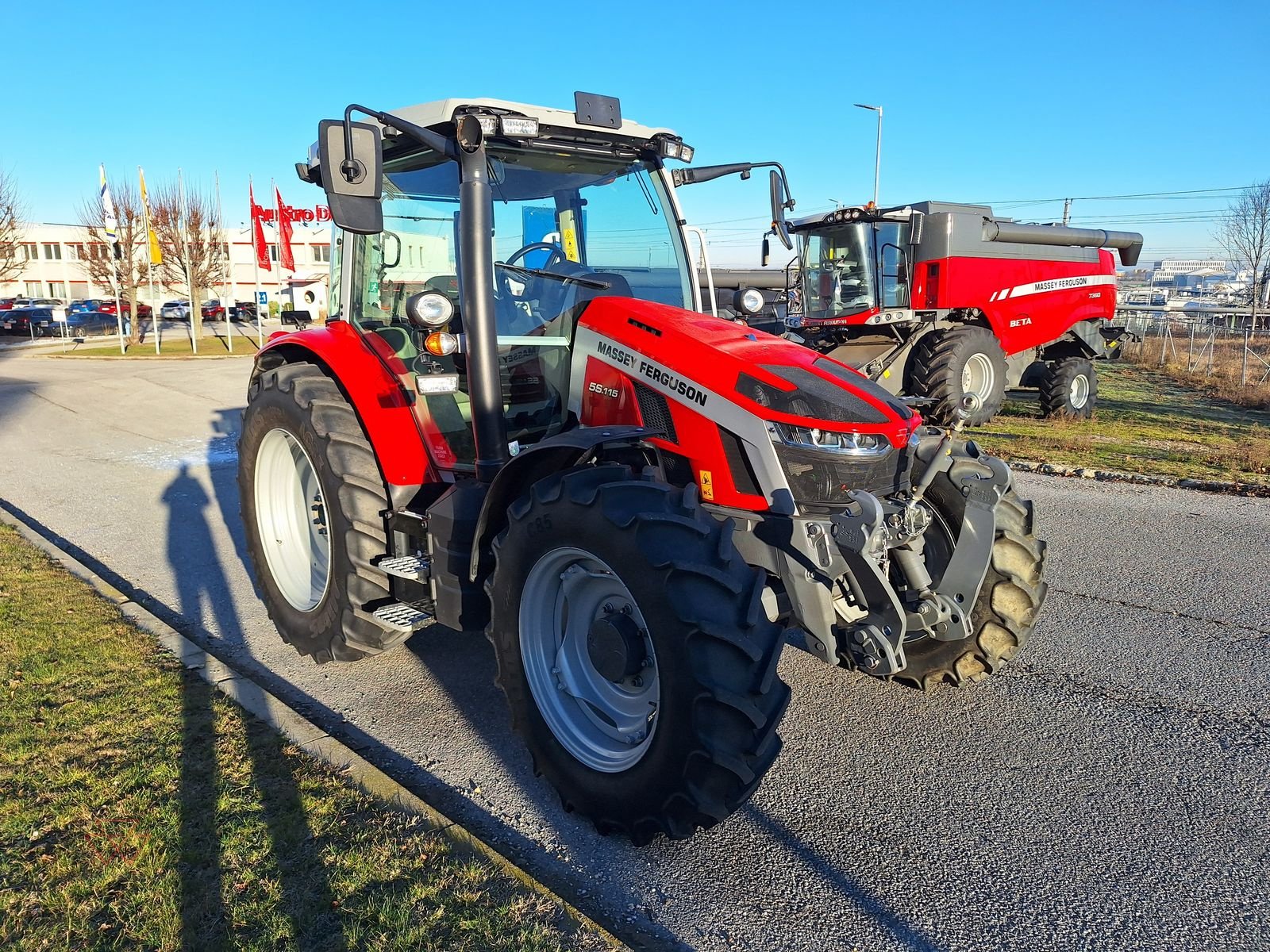 Traktor del tipo Massey Ferguson MF 5S.115, Vorführmaschine en Schwechat (Imagen 1)