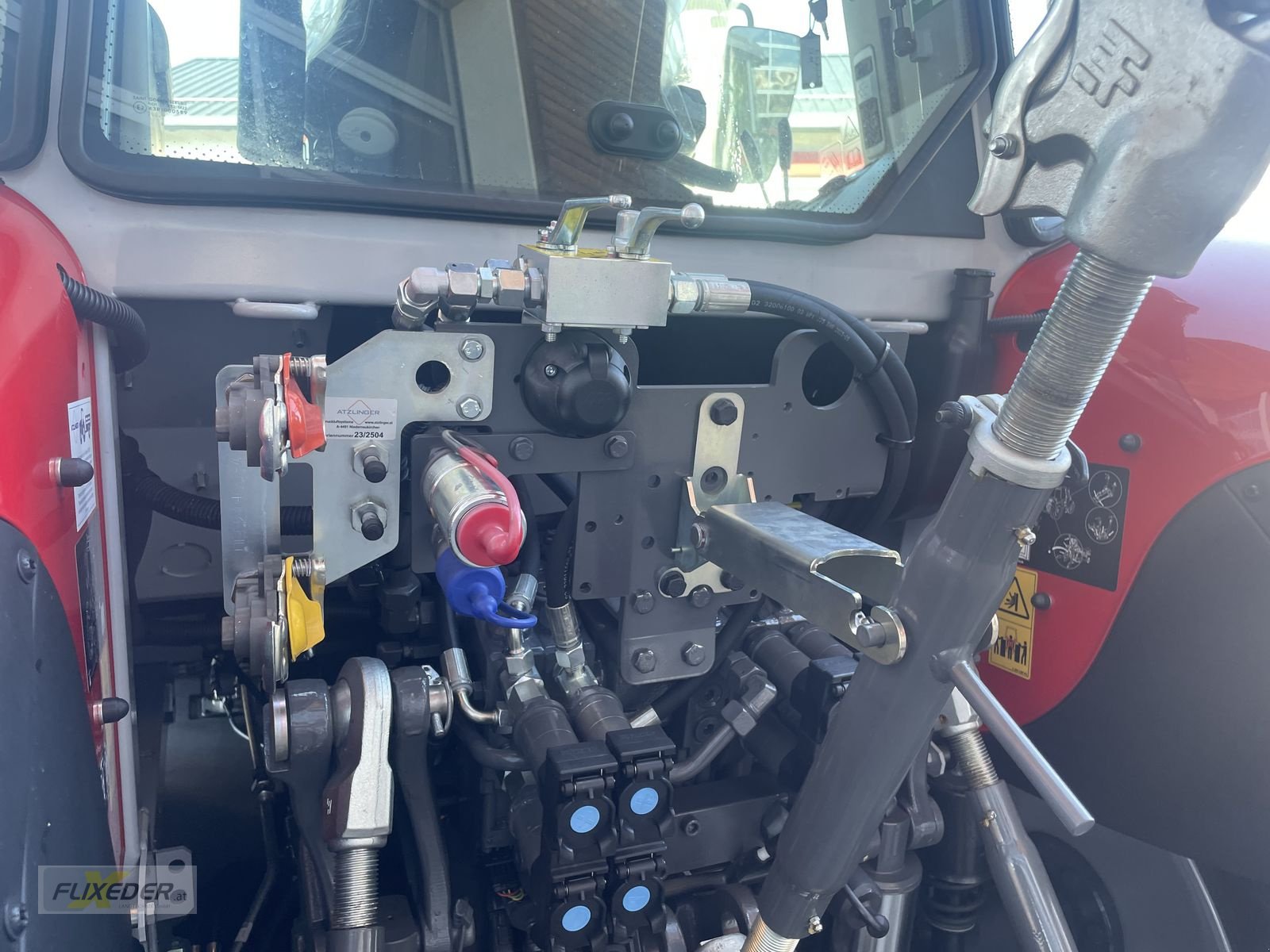 Traktor of the type Massey Ferguson MF 5S.135 Dyna-4 Efficient, Neumaschine in Pattigham (Picture 7)