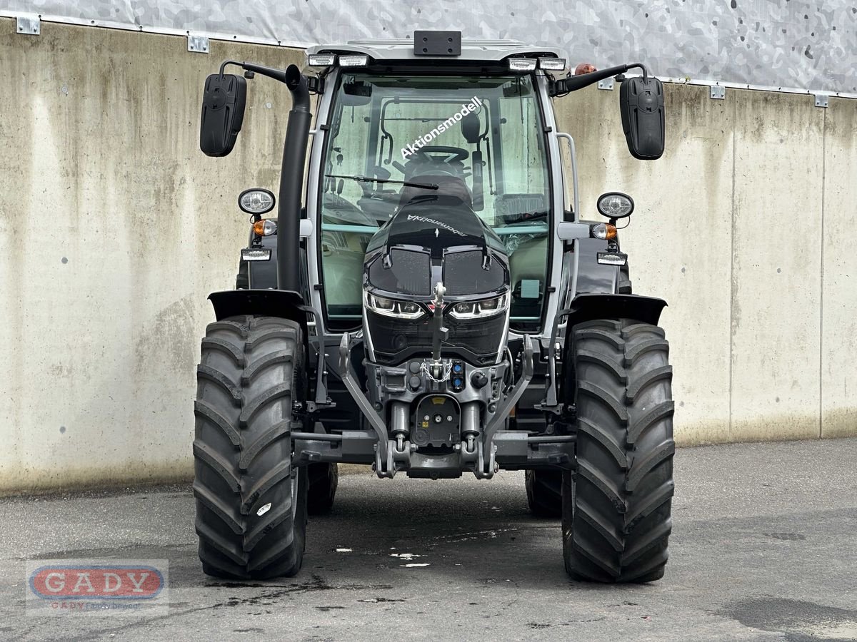 Traktor des Typs Massey Ferguson MF 5S.135 Dyna-6 Efficient, Neumaschine in Lebring (Bild 3)