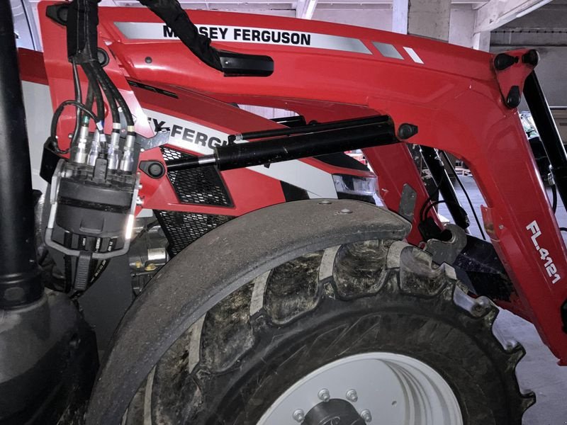 Traktor του τύπου Massey Ferguson MF 5S.135 DYNA-6 EXCLUSIVE MAS, Gebrauchtmaschine σε Wurzen (Φωτογραφία 3)