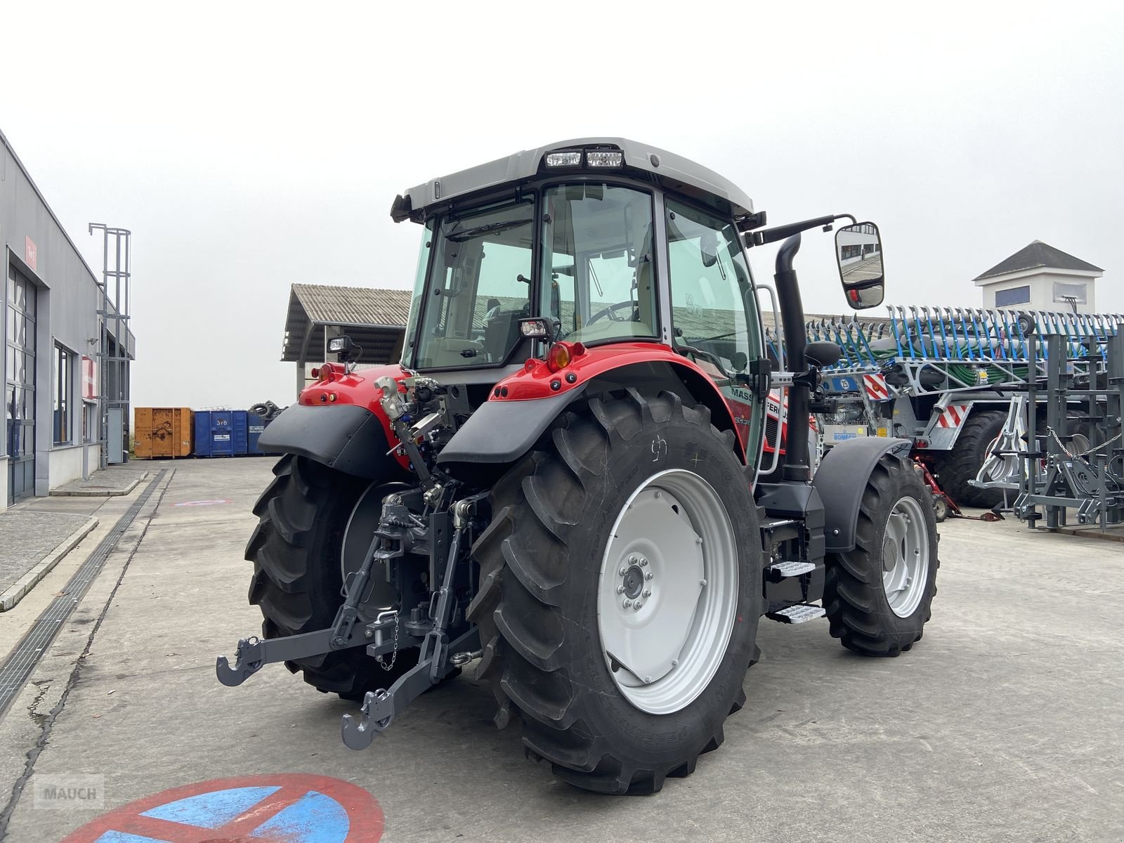 Traktor des Typs Massey Ferguson MF 5S.135, Neumaschine in Burgkirchen (Bild 5)