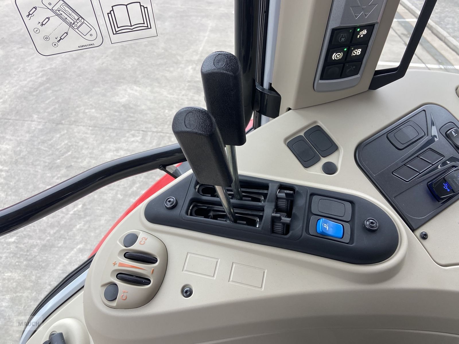 Traktor des Typs Massey Ferguson MF 5S.135, Neumaschine in Burgkirchen (Bild 14)