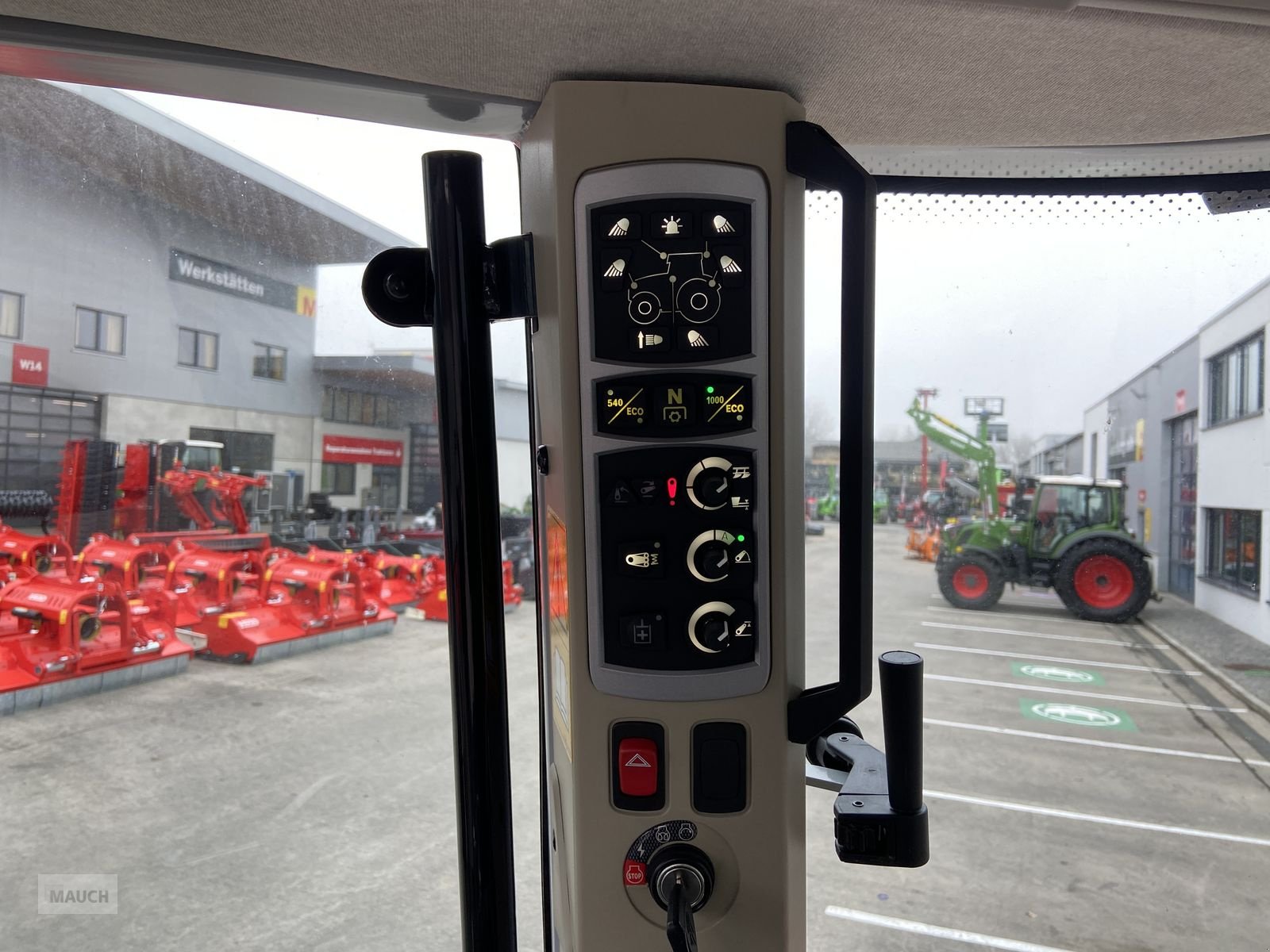 Traktor des Typs Massey Ferguson MF 5S.135, Neumaschine in Burgkirchen (Bild 12)