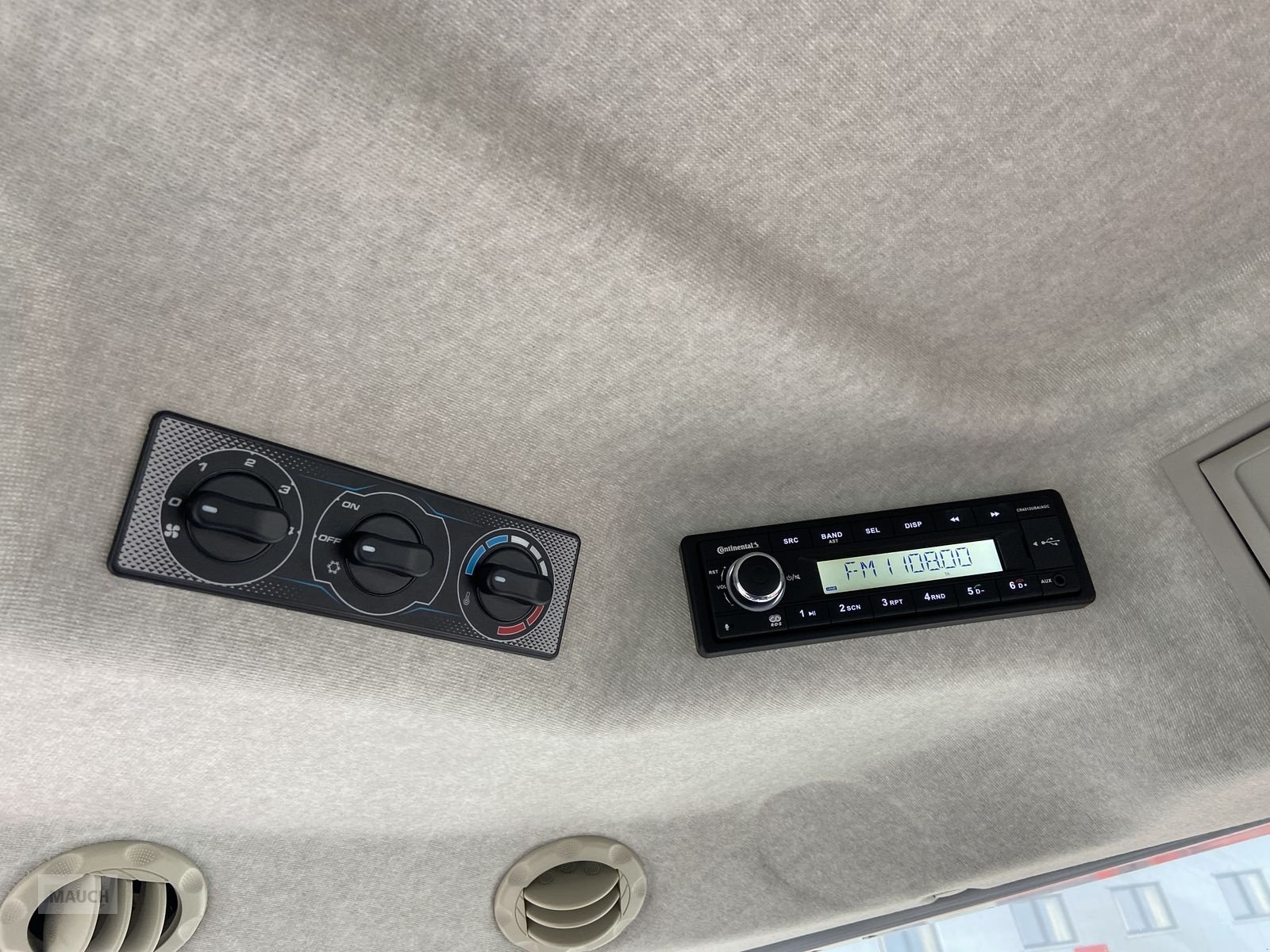 Traktor des Typs Massey Ferguson MF 5S.135, Neumaschine in Burgkirchen (Bild 13)