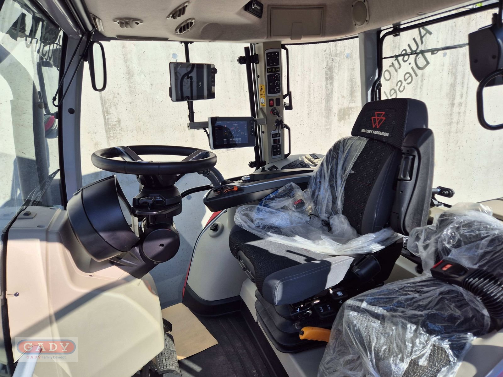 Traktor του τύπου Massey Ferguson MF 5S.145 Dyna-6 Exclusive, Neumaschine σε Lebring (Φωτογραφία 7)