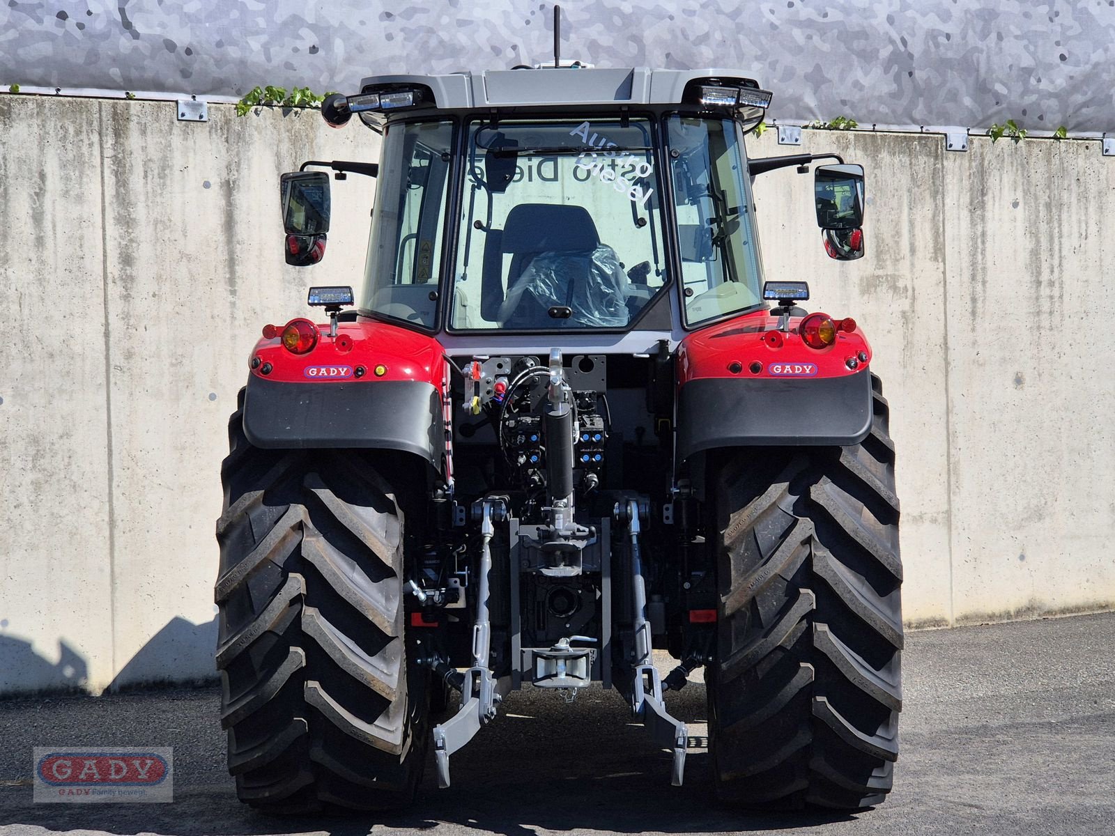 Traktor του τύπου Massey Ferguson MF 5S.145 Dyna-6 Exclusive, Neumaschine σε Lebring (Φωτογραφία 4)