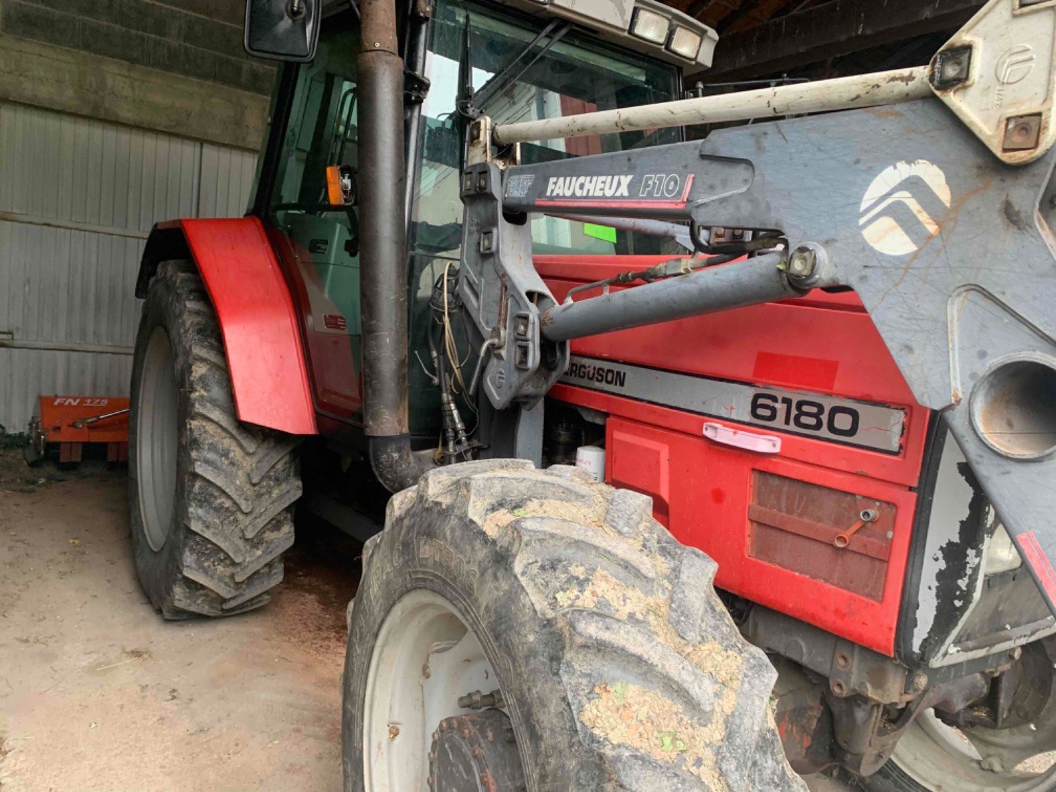 Traktor a típus Massey Ferguson MF 6180 A, Gebrauchtmaschine ekkor: ORLEIX (Kép 3)