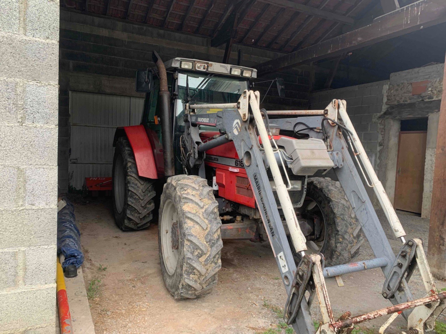 Traktor a típus Massey Ferguson MF 6180 A, Gebrauchtmaschine ekkor: ORLEIX (Kép 2)