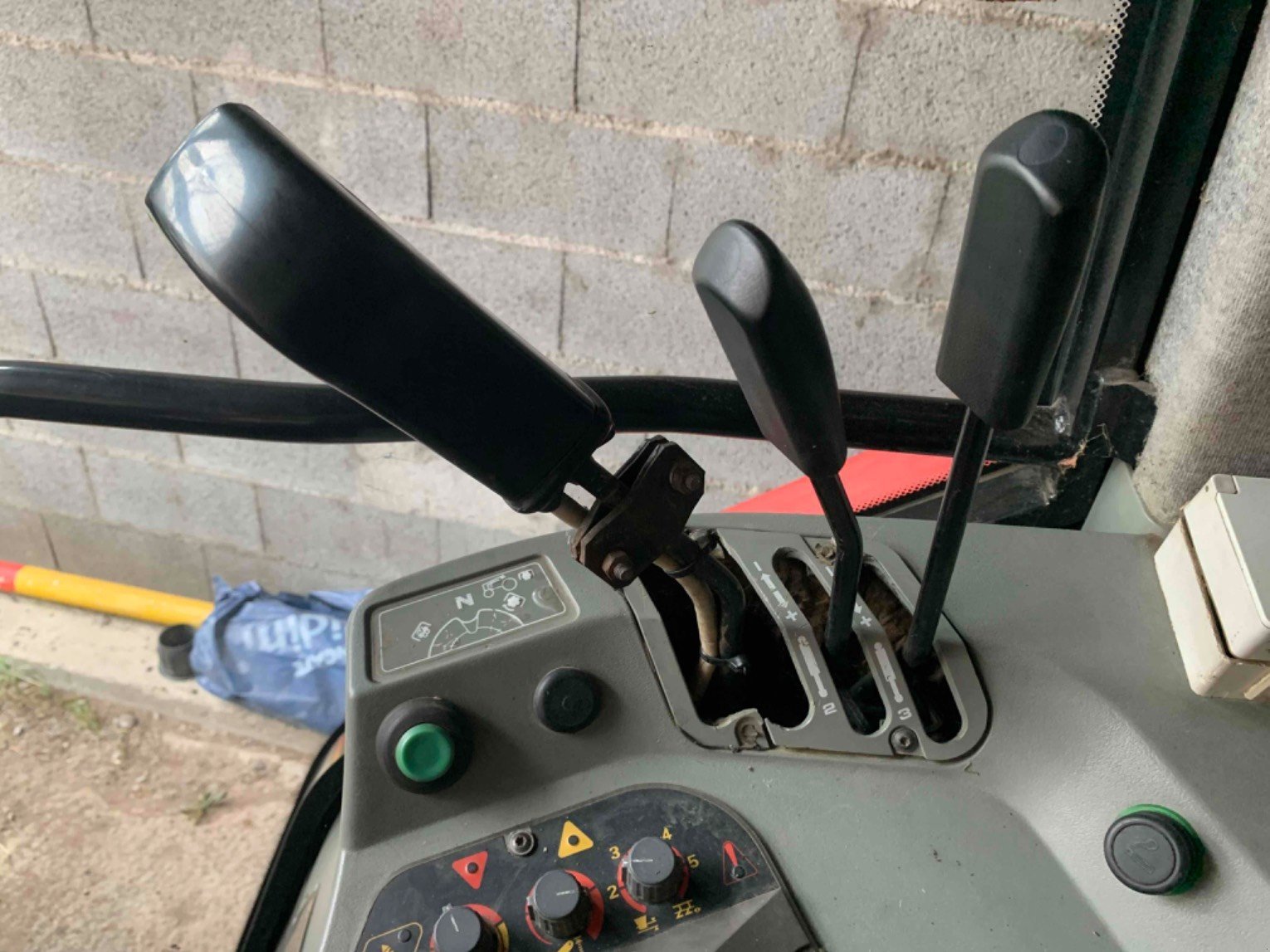 Traktor a típus Massey Ferguson MF 6180 A, Gebrauchtmaschine ekkor: ORLEIX (Kép 11)